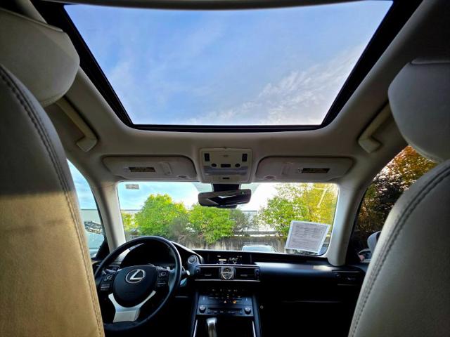 2017 Lexus IS 200t 200t