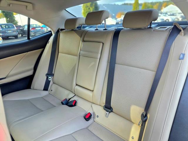 2017 Lexus IS 200t 200t