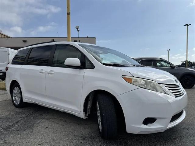 2017 Toyota Sienna LE 7 Passenger