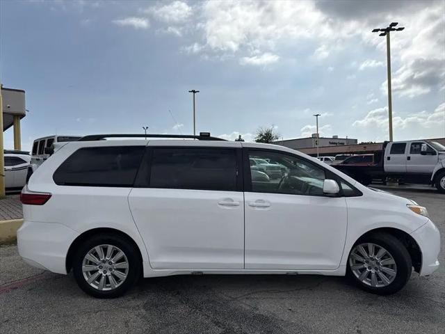 2017 Toyota Sienna LE 7 Passenger