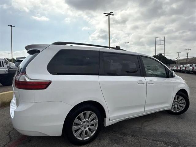 2017 Toyota Sienna LE 7 Passenger