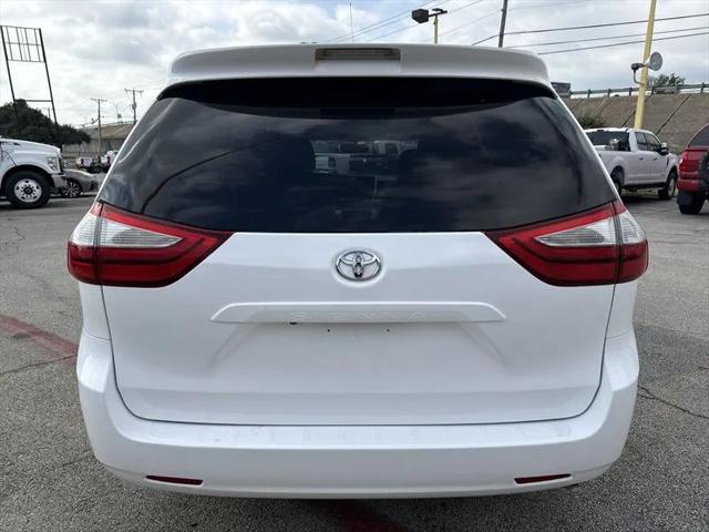 2017 Toyota Sienna LE 7 Passenger
