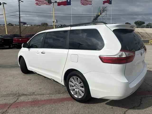 2017 Toyota Sienna LE 7 Passenger