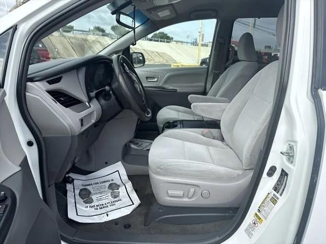 2017 Toyota Sienna LE 7 Passenger