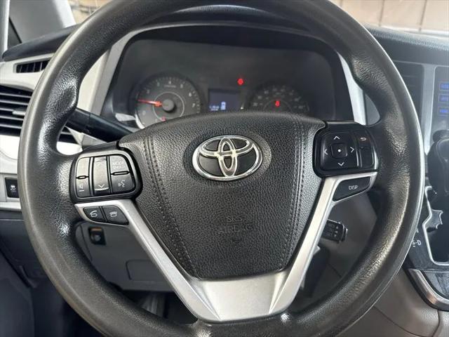 2017 Toyota Sienna LE 7 Passenger