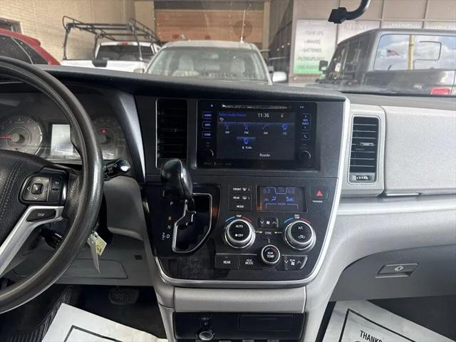2017 Toyota Sienna LE 7 Passenger