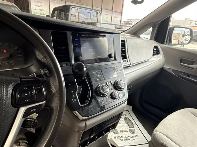 2017 Toyota Sienna LE 7 Passenger