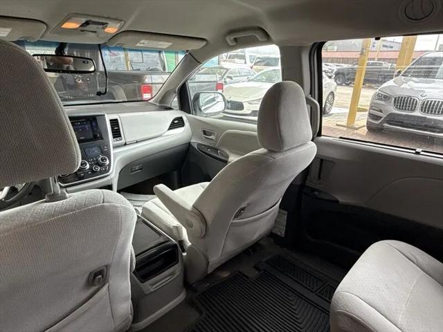 2017 Toyota Sienna LE 7 Passenger
