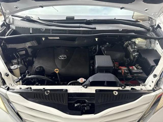 2017 Toyota Sienna LE 7 Passenger