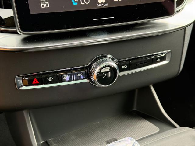 2026 Volvo XC90 Ultra, B6 AWD Gas mild hybrid, Gasoline, Bright, 7 Seats