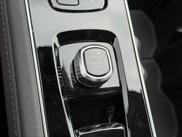 2026 Volvo XC90 Ultra, B6 AWD Gas mild hybrid, Gasoline, Bright, 7 Seats