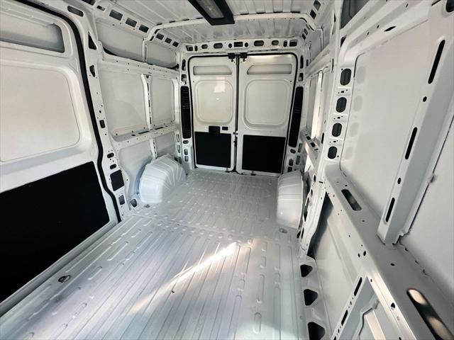 2026 Ram ProMaster Cargo Van SLT