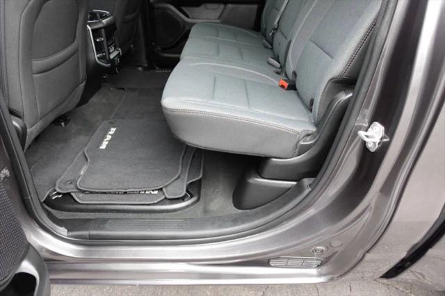 2022 Ram 1500 Big Horn Crew Cab 4x4 5'7" Box