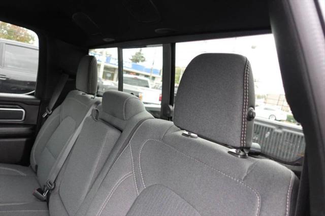 2022 Ram 1500 Big Horn Crew Cab 4x4 5'7" Box