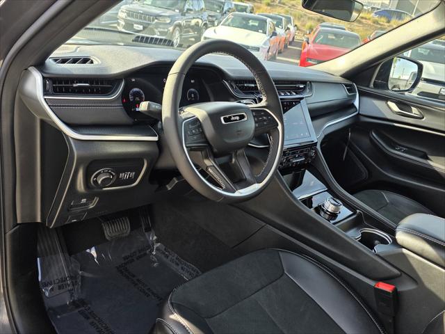 2025 Jeep Grand Cherokee Altitude 4x2