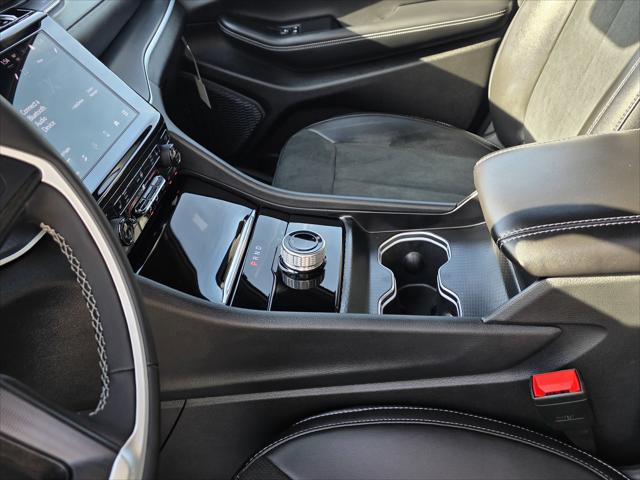 2025 Jeep Grand Cherokee Altitude 4x2