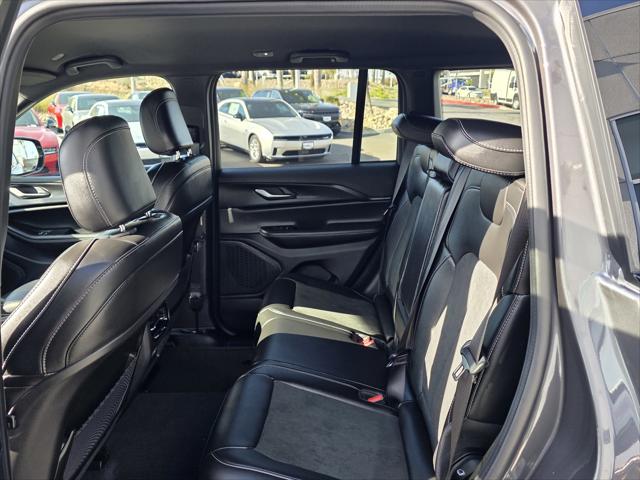 2025 Jeep Grand Cherokee Altitude 4x2
