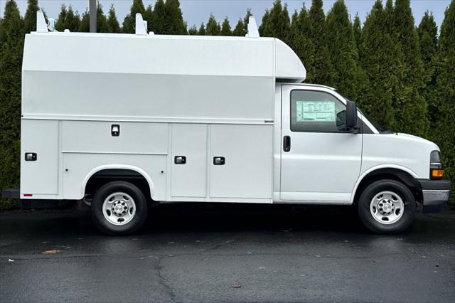 2025 Chevrolet Express Cutaway Work Van