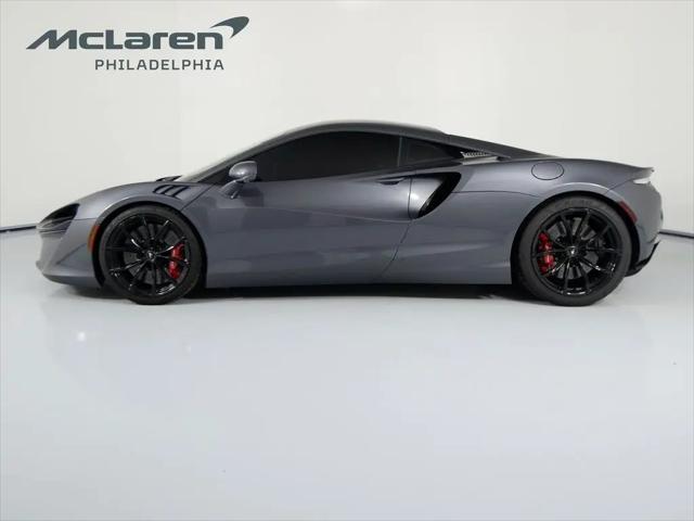 2023 McLaren Artura TechLux