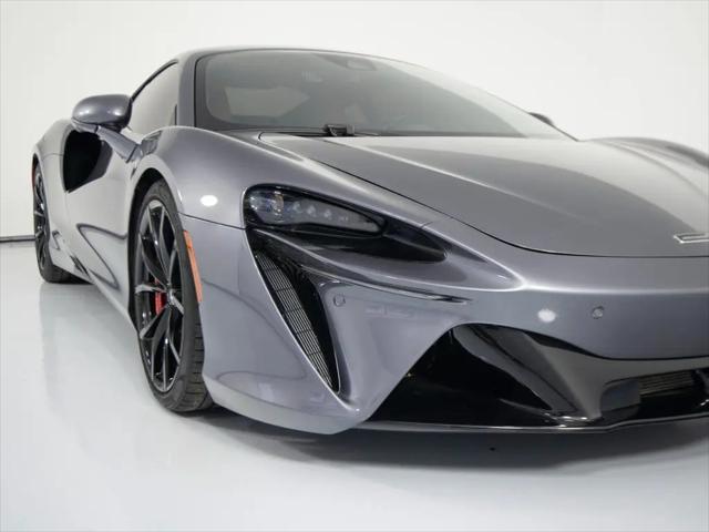 2023 McLaren Artura TechLux