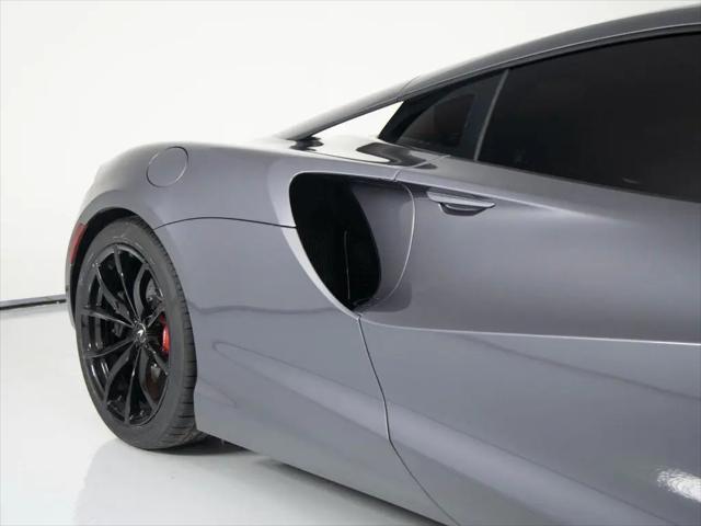 2023 McLaren Artura TechLux