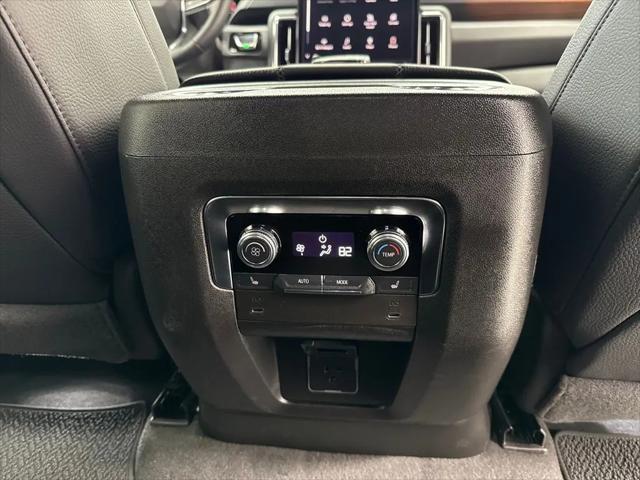 2025 GMC Yukon 4WD Denali