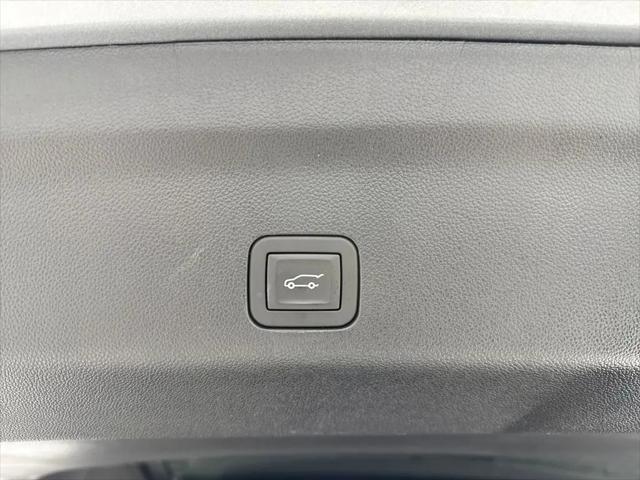 2025 GMC Yukon 4WD Denali