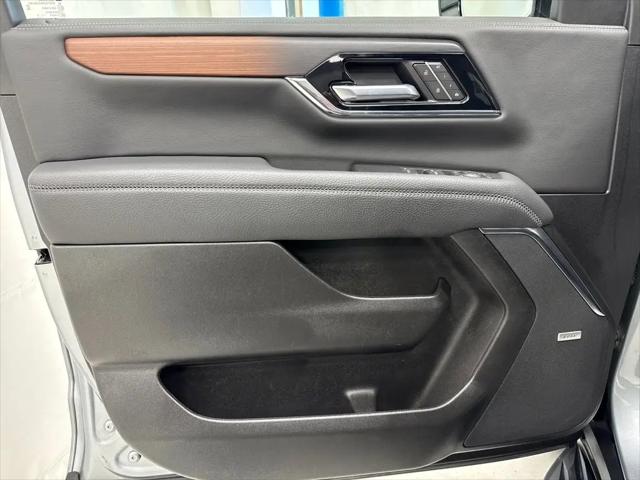 2025 GMC Yukon 4WD Denali