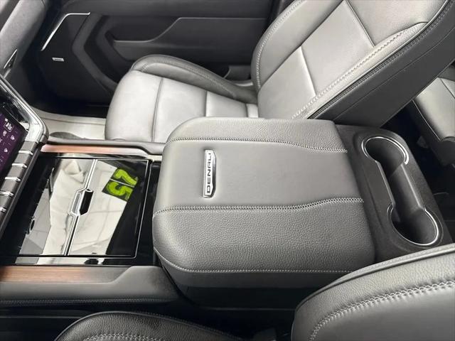 2025 GMC Yukon 4WD Denali
