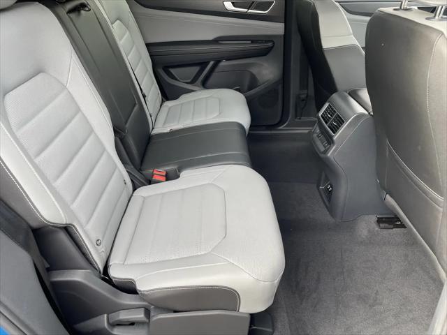 2026 Volkswagen Atlas Cross Sport SEL R-Line Black