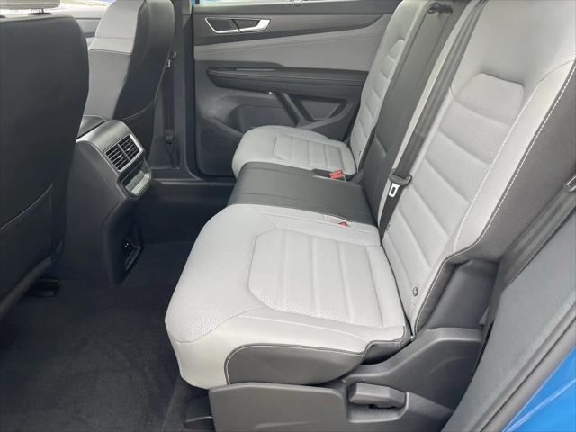 2026 Volkswagen Atlas Cross Sport SEL R-Line Black