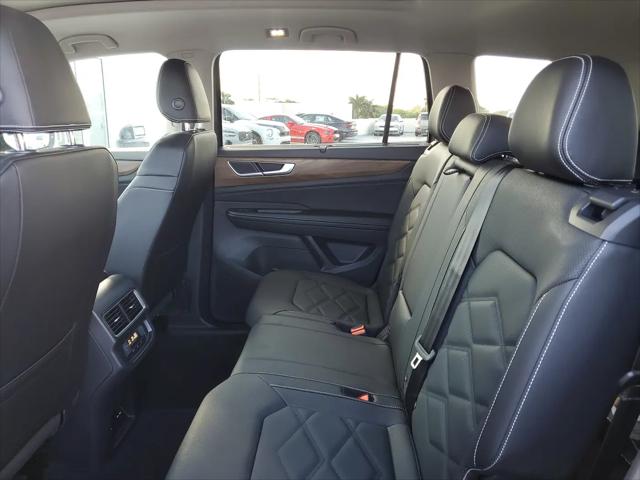 2026 Volkswagen Atlas SE with Technology