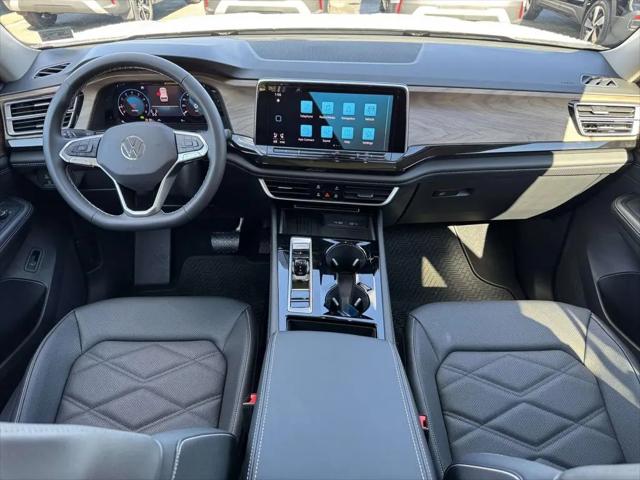 2026 Volkswagen Atlas SE with Technology