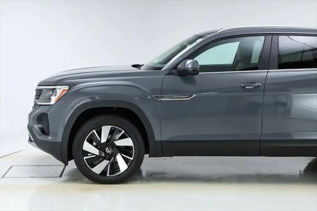 2026 Volkswagen Atlas Cross Sport SE with Technology