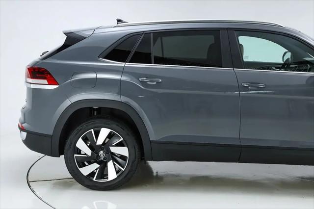 2026 Volkswagen Atlas Cross Sport SE with Technology