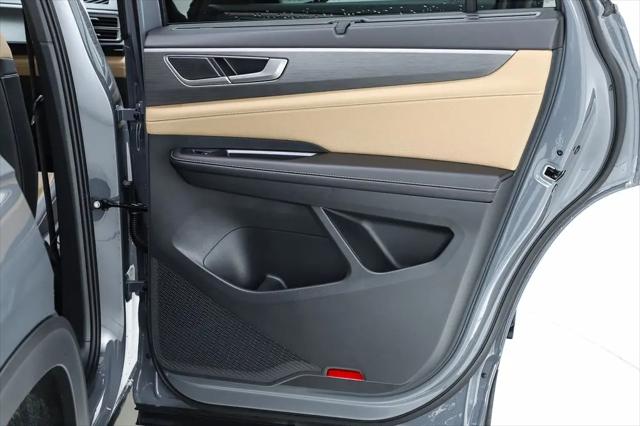 2026 Volkswagen Atlas Cross Sport SE with Technology