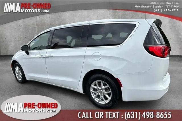 2022 Chrysler Voyager LX