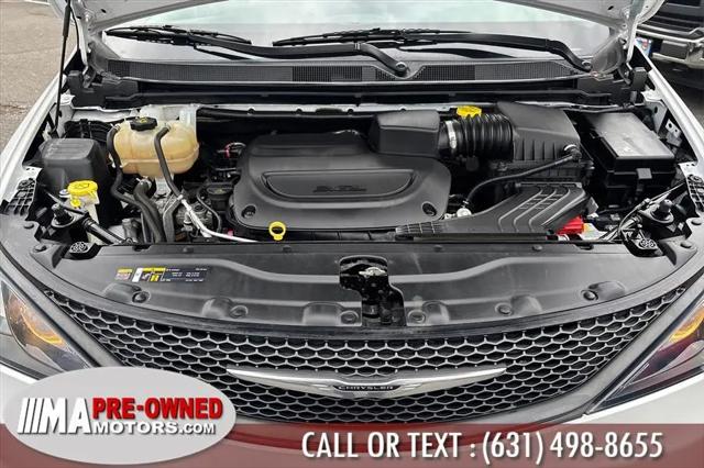 2022 Chrysler Voyager LX