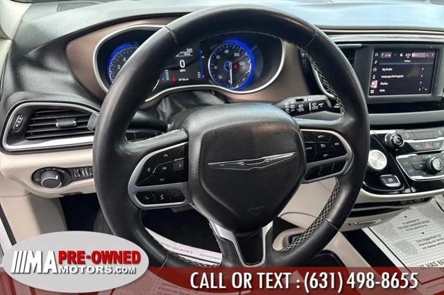 2022 Chrysler Voyager LX