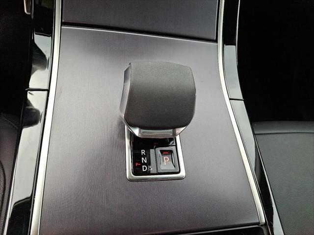 2026 Land Rover Range Rover Velar P250 Dynamic SE