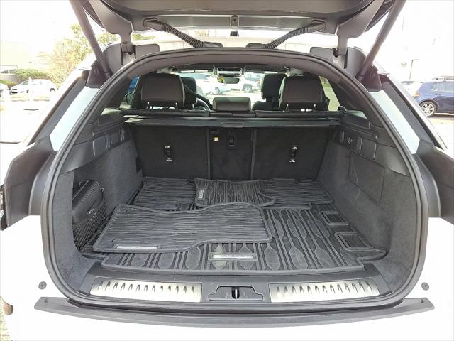 2026 Land Rover Range Rover Velar P250 Dynamic SE