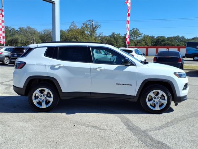 2024 Jeep Compass Latitude 4x4 2024 Jeep Compass Latitude 4x4