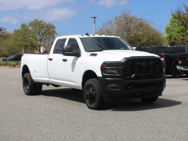 2026 RAM Ram 3500 RAM 3500 TRADESMAN CREW CAB 4X4 8 BOX