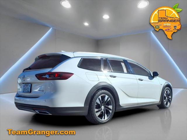 2018 Buick Regal TourX Essence