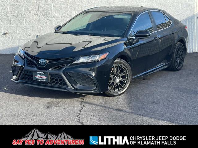 2021 Toyota Camry SE Hybrid