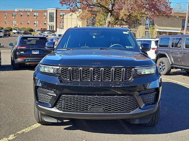 2023 Jeep Grand Cherokee Altitude 4x4 2023 Jeep Grand Cherokee Altitude 4x4