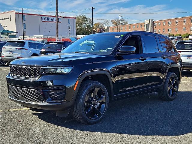 2023 Jeep Grand Cherokee Altitude 4x4 2023 Jeep Grand Cherokee Altitude 4x4