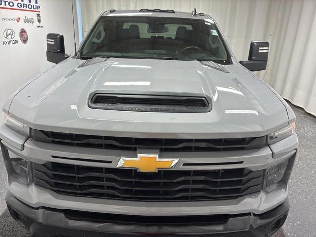 2025 Chevrolet Silverado 2500HD 4WD Crew Cab Standard Bed Custom