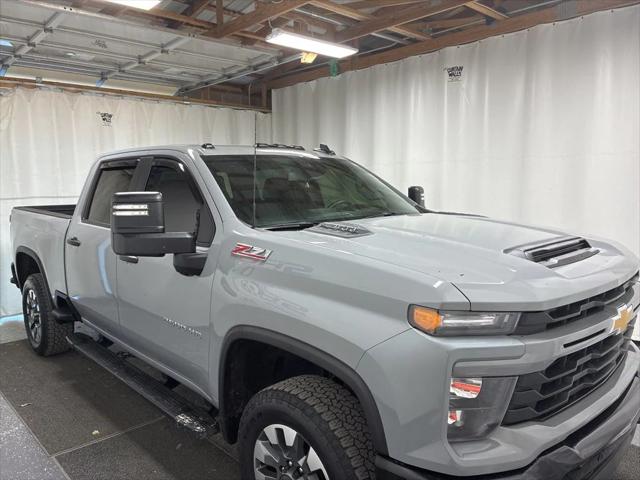 2025 Chevrolet Silverado 2500HD 4WD Crew Cab Standard Bed Custom