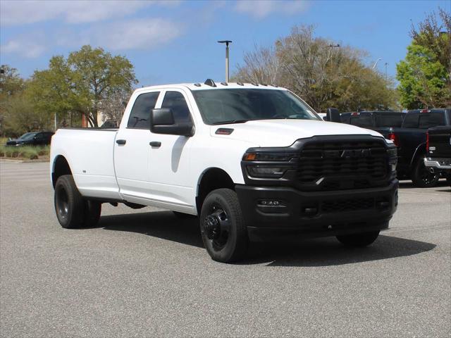 2026 RAM Ram 3500 RAM 3500 TRADESMAN CREW CAB 4X4 8 BOX